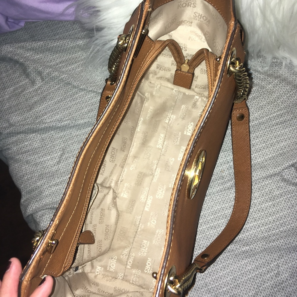 Michael Kors purse - Picture 3 of 8